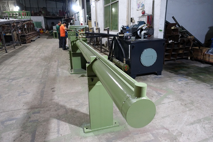 液壓拉拔機(jī)油缸圖片 液壓拉拔機(jī)油缸圖片